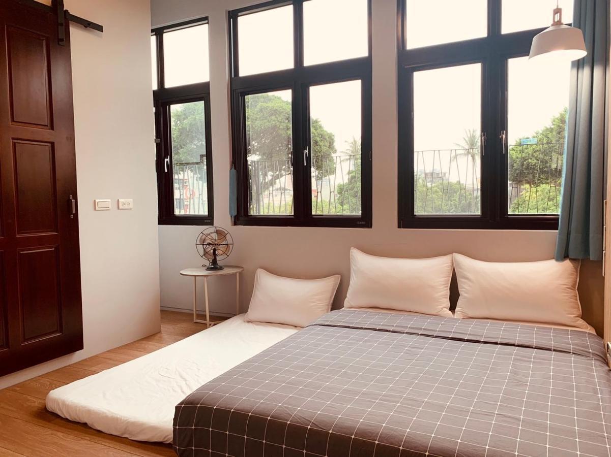 Oyaji Guesthouse-依人數床位數計價開放房型 Tainan Esterno foto