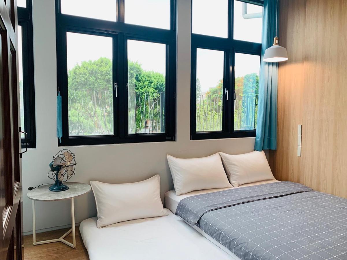 Oyaji Guesthouse-依人數床位數計價開放房型 Tainan Esterno foto