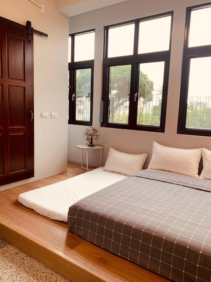 Oyaji Guesthouse-依人數床位數計價開放房型 Tainan Esterno foto