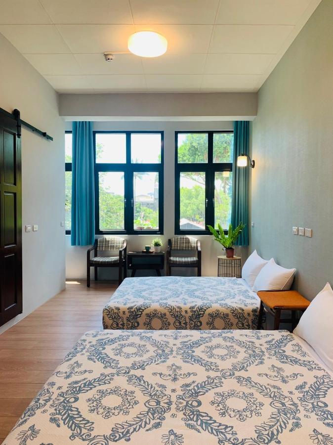 Oyaji Guesthouse-依人數床位數計價開放房型 Tainan Esterno foto
