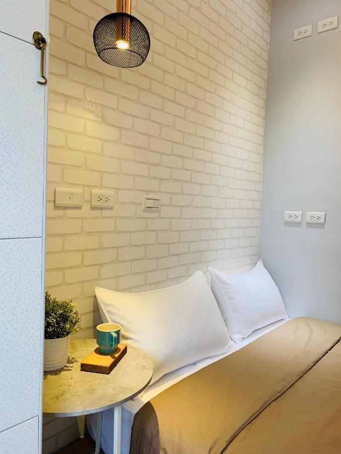 Oyaji Guesthouse-依人數床位數計價開放房型 Tainan Esterno foto