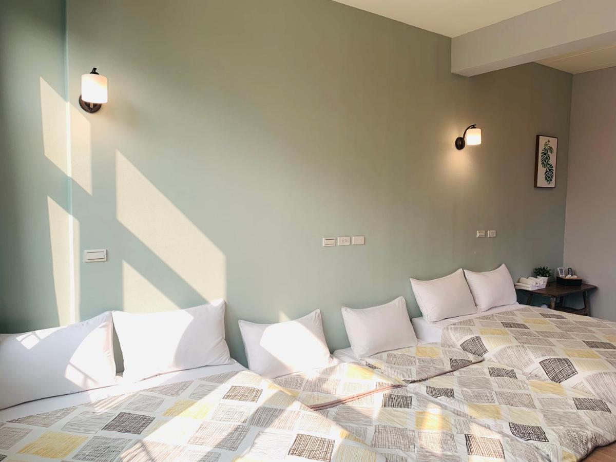 Oyaji Guesthouse-依人數床位數計價開放房型 Tainan Esterno foto