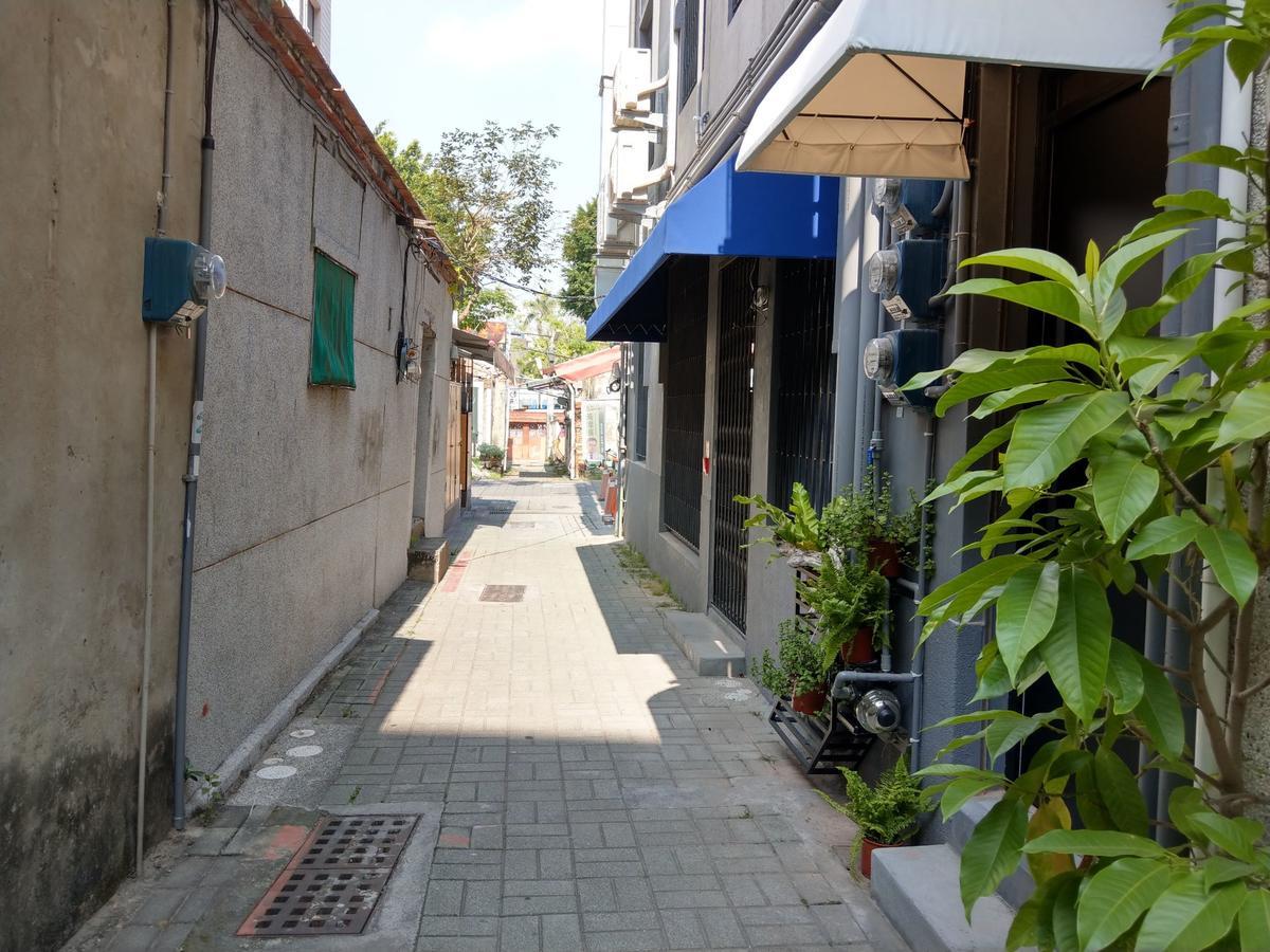 Oyaji Guesthouse-依人數床位數計價開放房型 Tainan Esterno foto
